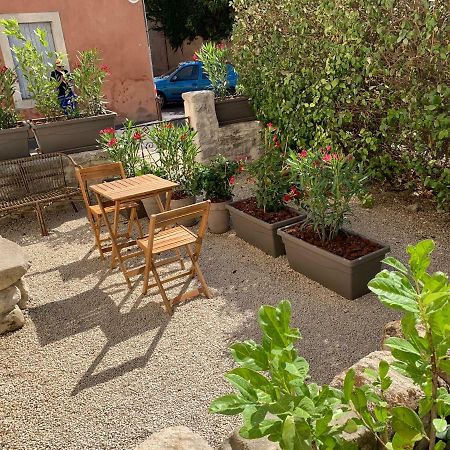Les Lauriers Apartment L'Isle-sur-la-Sorgue Luaran gambar